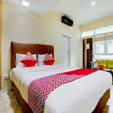 Oyo 90140 Nginep Yuuk Guest House Cirebon Zewnętrze zdjęcie