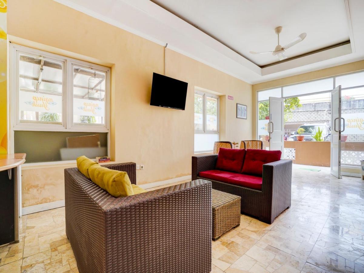 Oyo 90140 Nginep Yuuk Guest House Cirebon Zewnętrze zdjęcie