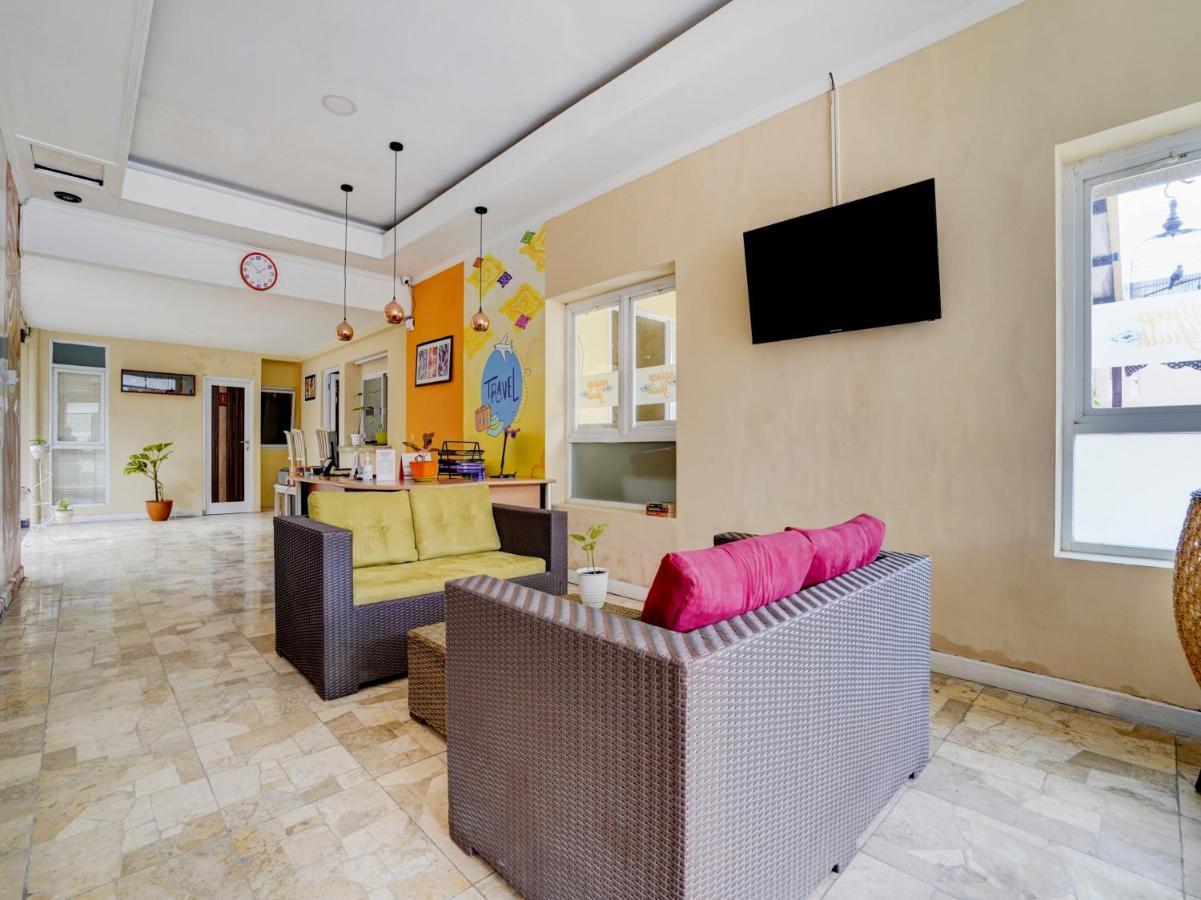 Oyo 90140 Nginep Yuuk Guest House Cirebon Zewnętrze zdjęcie