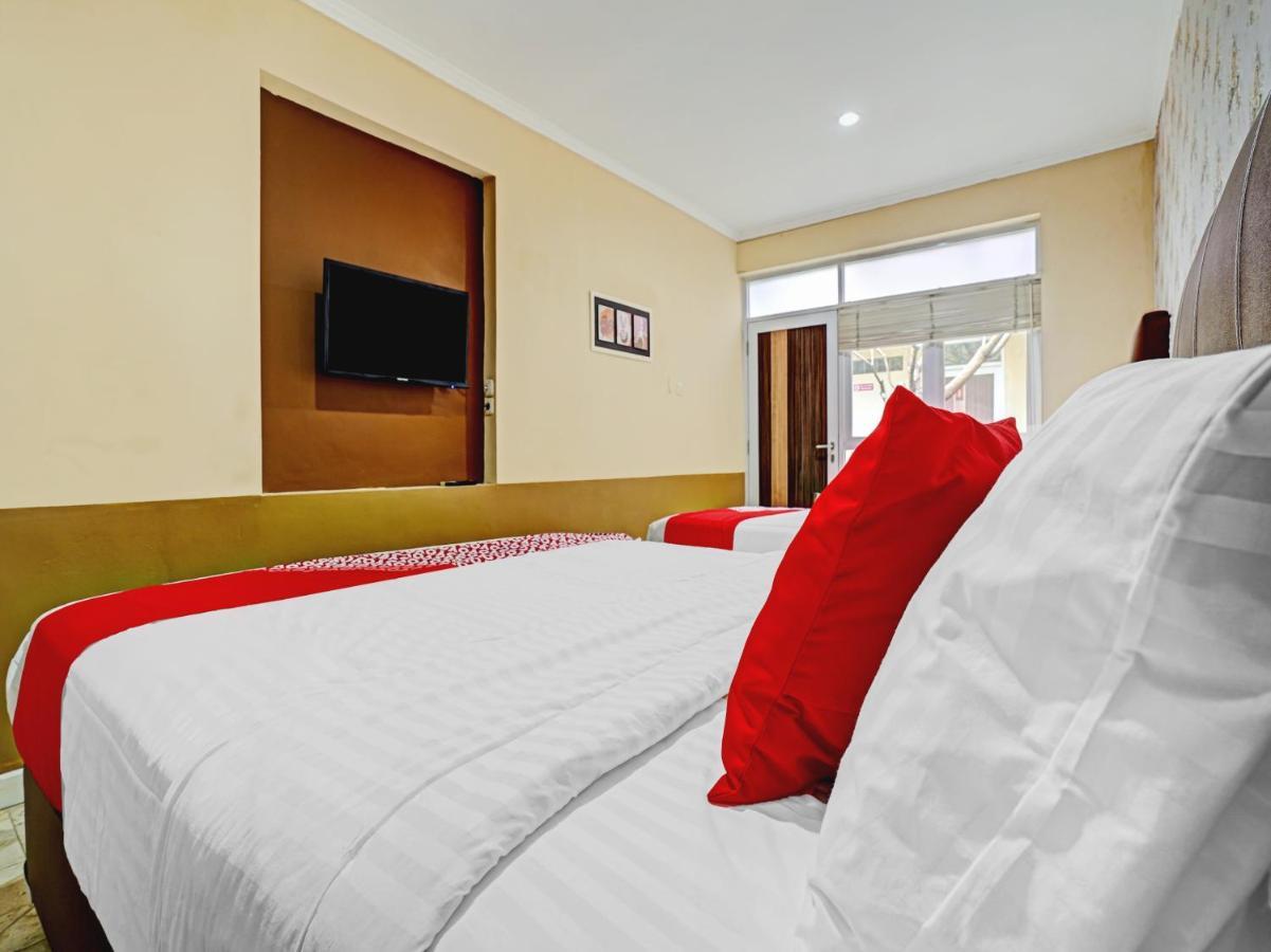 Oyo 90140 Nginep Yuuk Guest House Cirebon Zewnętrze zdjęcie